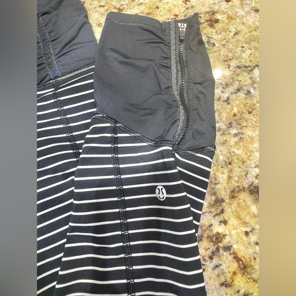 lululemon athletica Black and White Patterned Jeggings - Picture 5 of 7